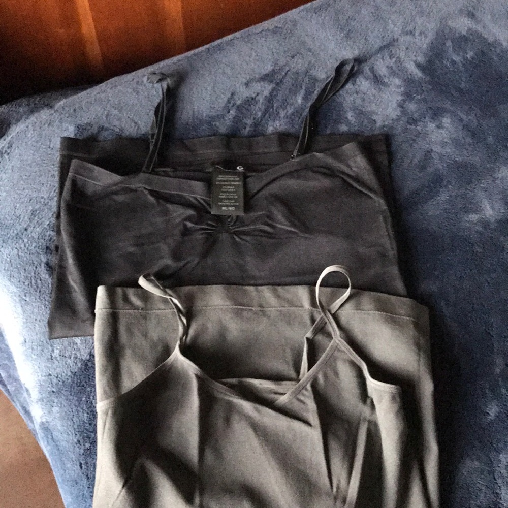 2 cami’s like new